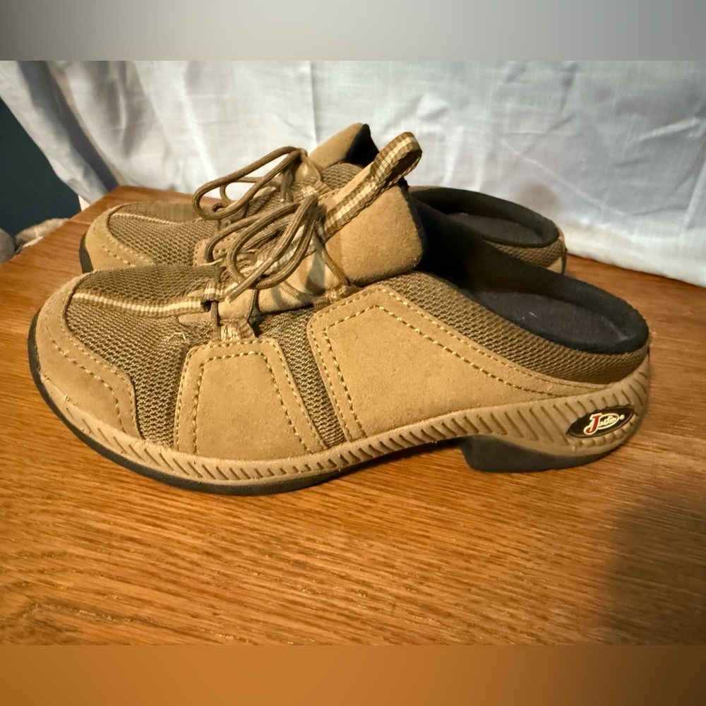 Justin Boots Women’s Slip On Mules Sz. 8